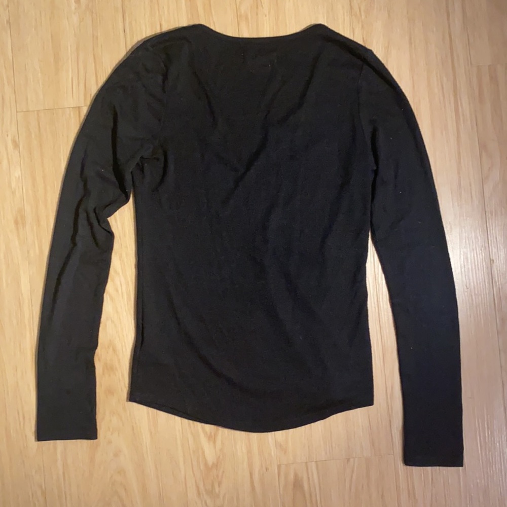 Aritzia TNA soft long sleeve shirt - Picture 3 of 3